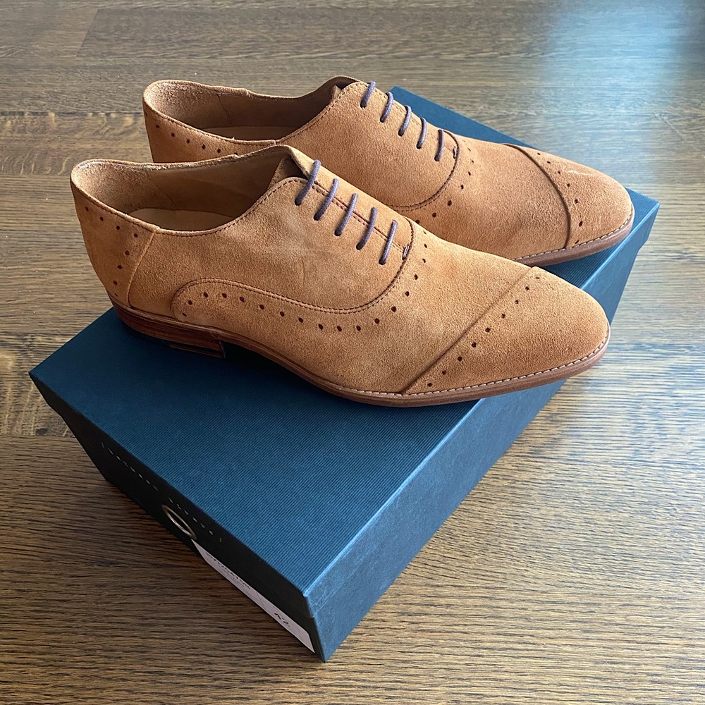 Men’s dress shoes